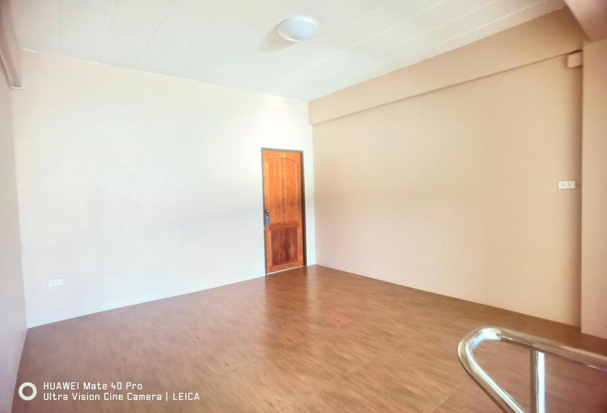 Отель 115 Townhouse Ban Khlong Krang Экстерьер фото