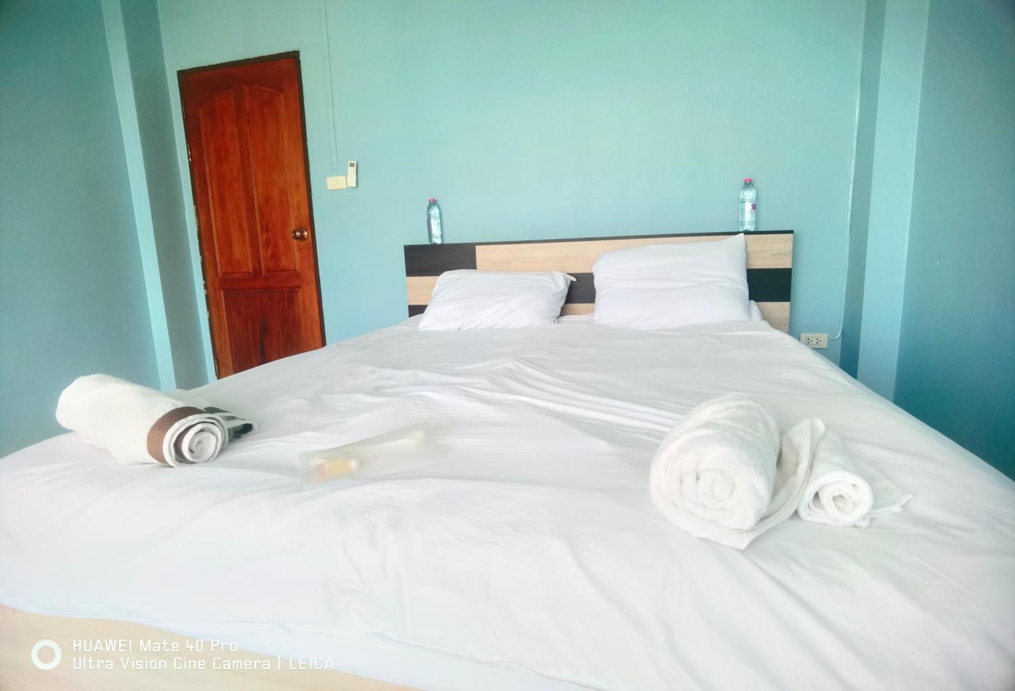 Отель 115 Townhouse Ban Khlong Krang Экстерьер фото