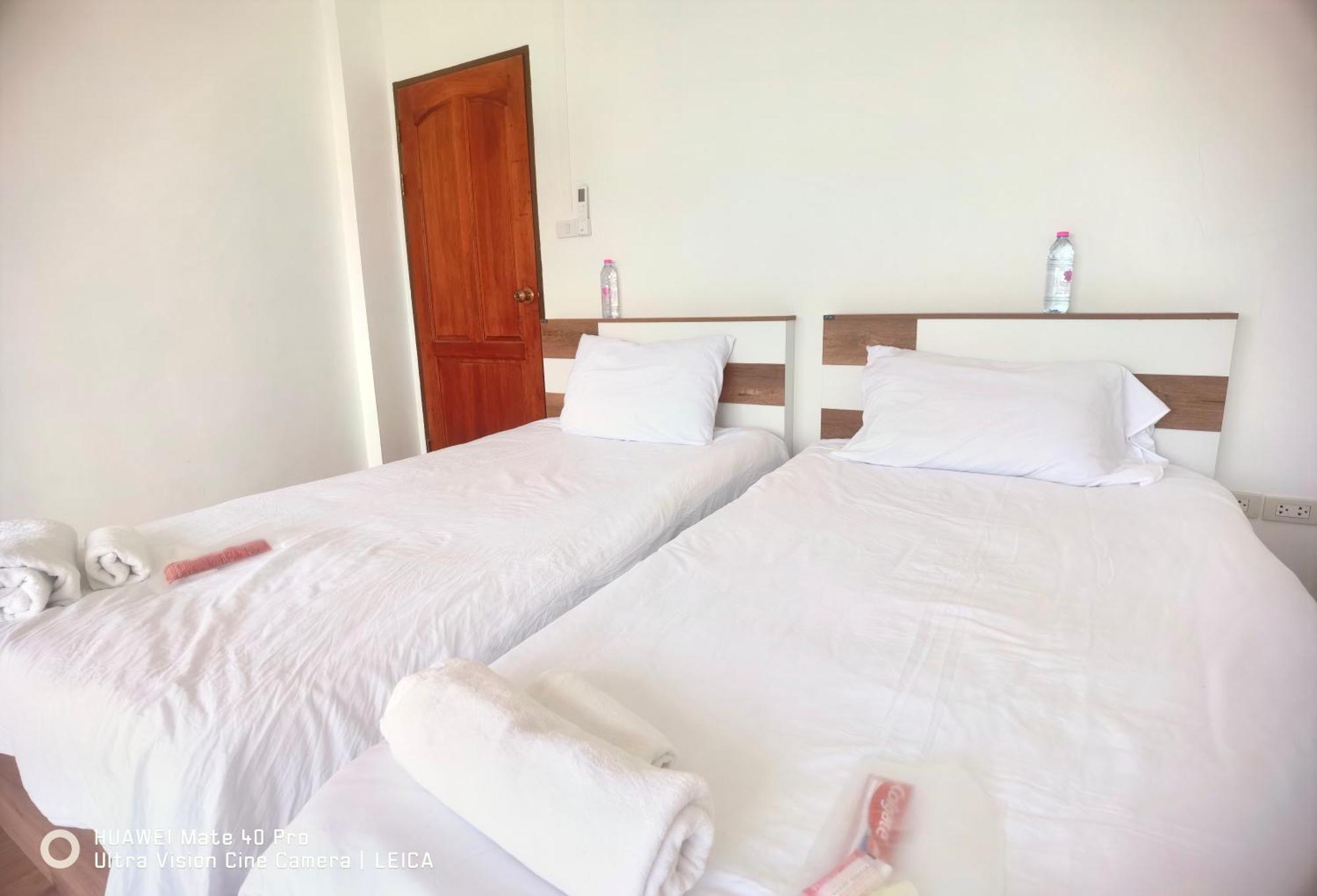 Отель 115 Townhouse Ban Khlong Krang Экстерьер фото