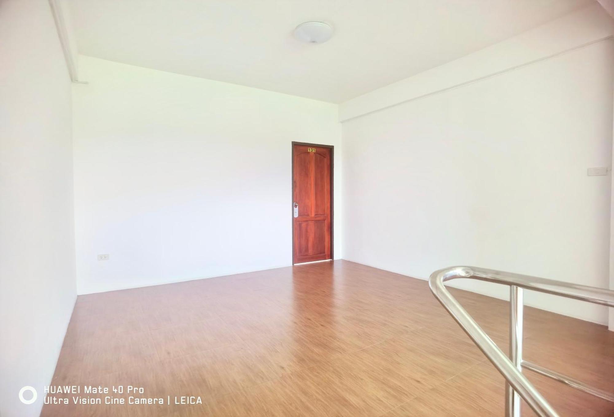 Отель 115 Townhouse Ban Khlong Krang Экстерьер фото