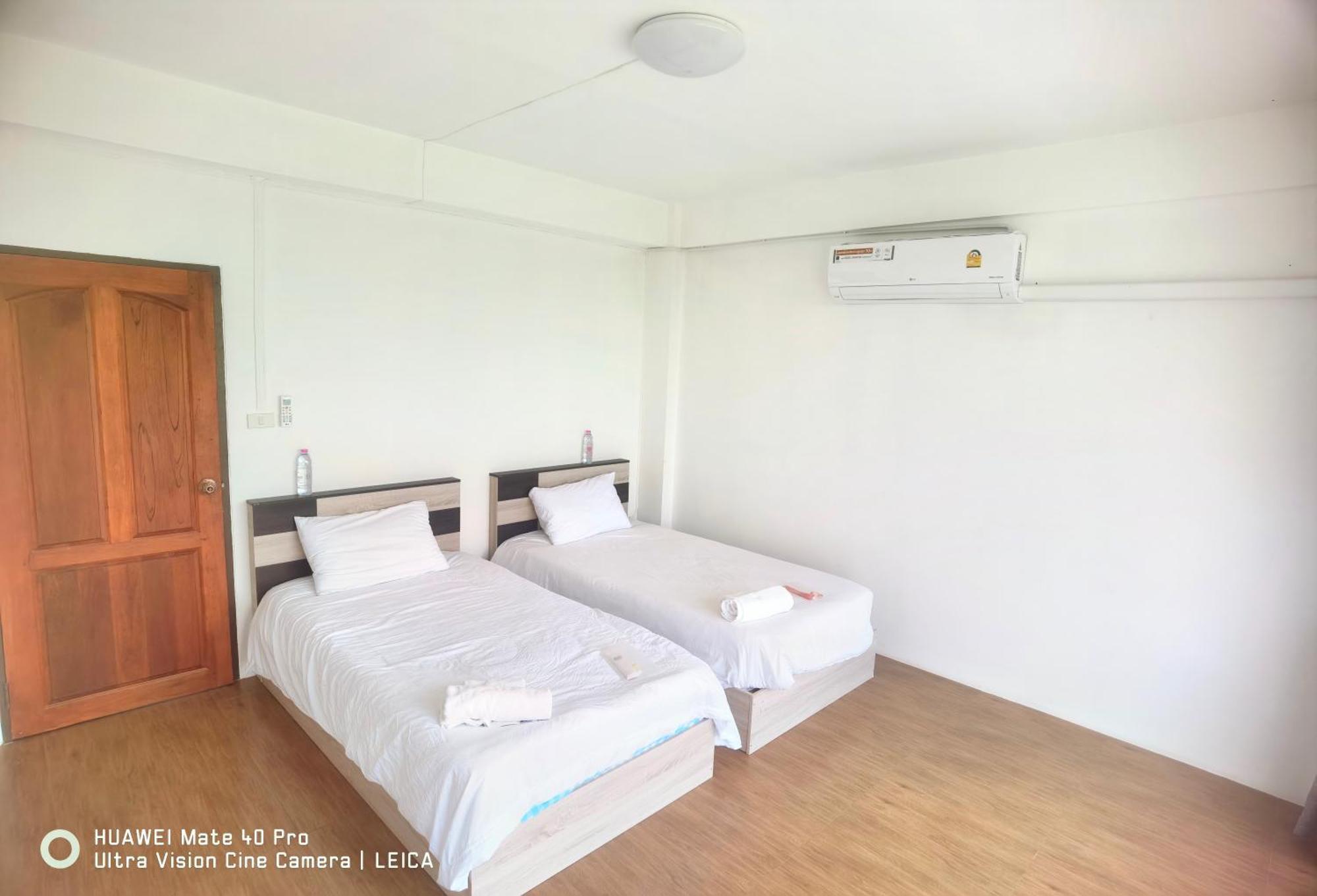 Отель 115 Townhouse Ban Khlong Krang Экстерьер фото