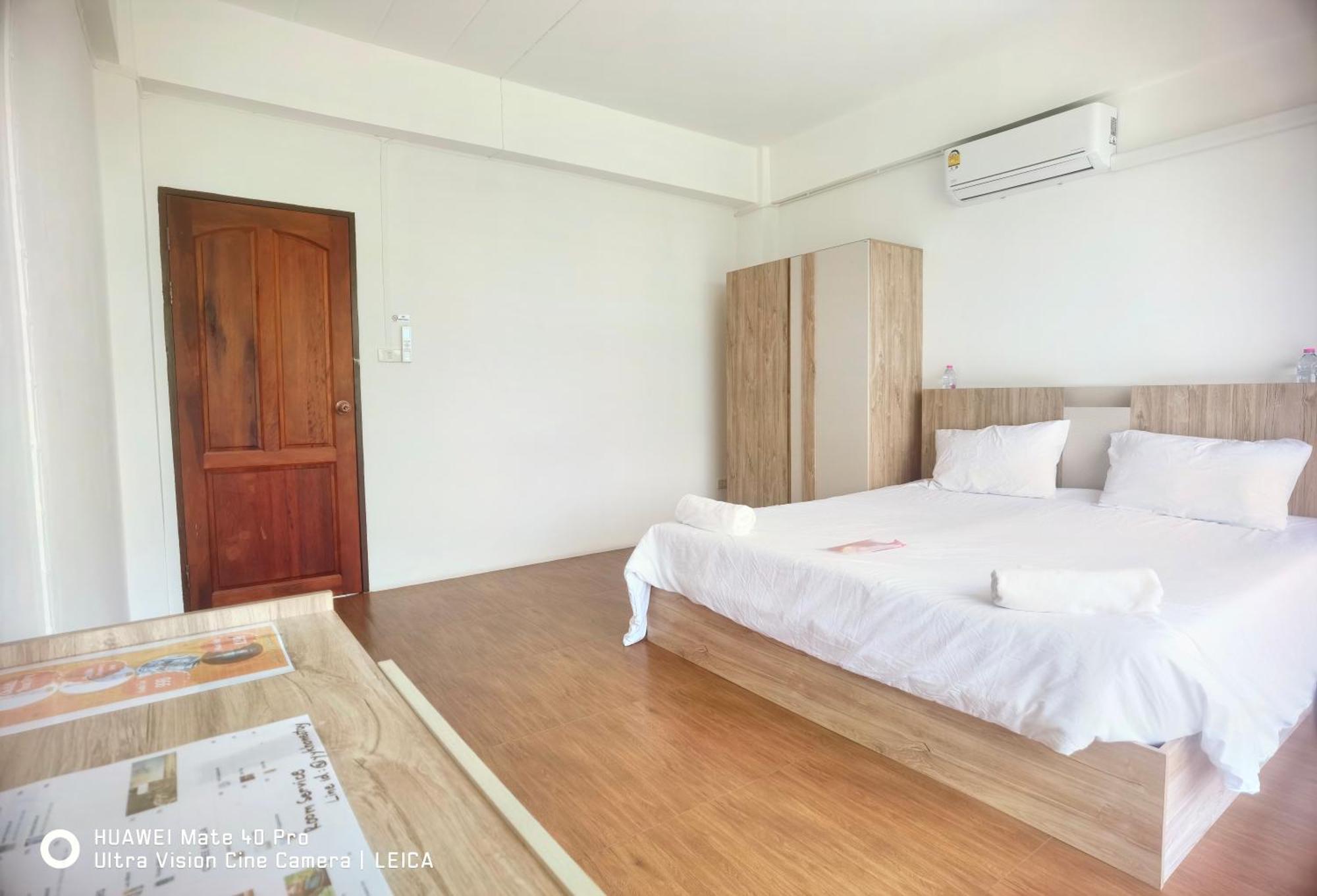 Отель 115 Townhouse Ban Khlong Krang Экстерьер фото