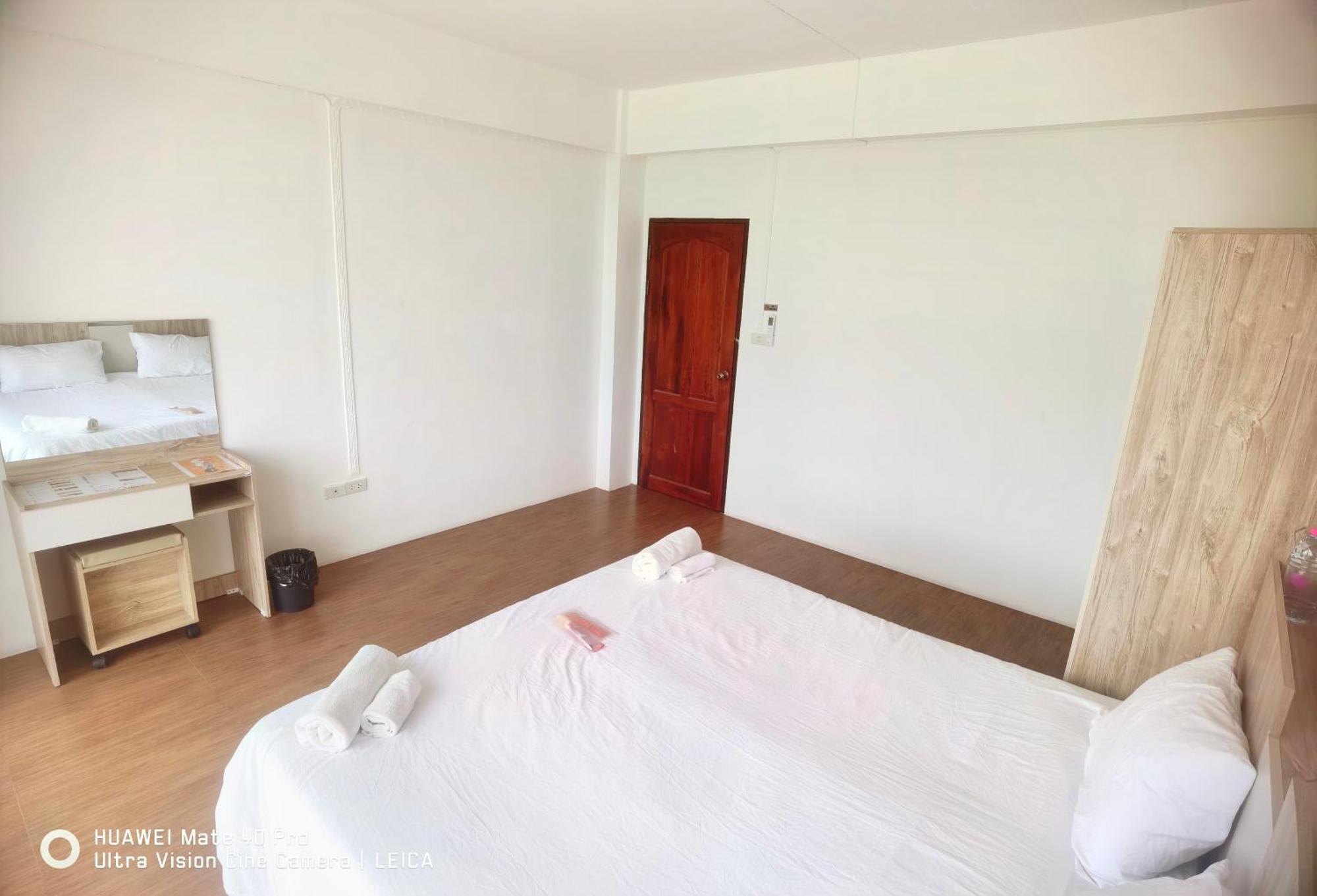 Отель 115 Townhouse Ban Khlong Krang Экстерьер фото