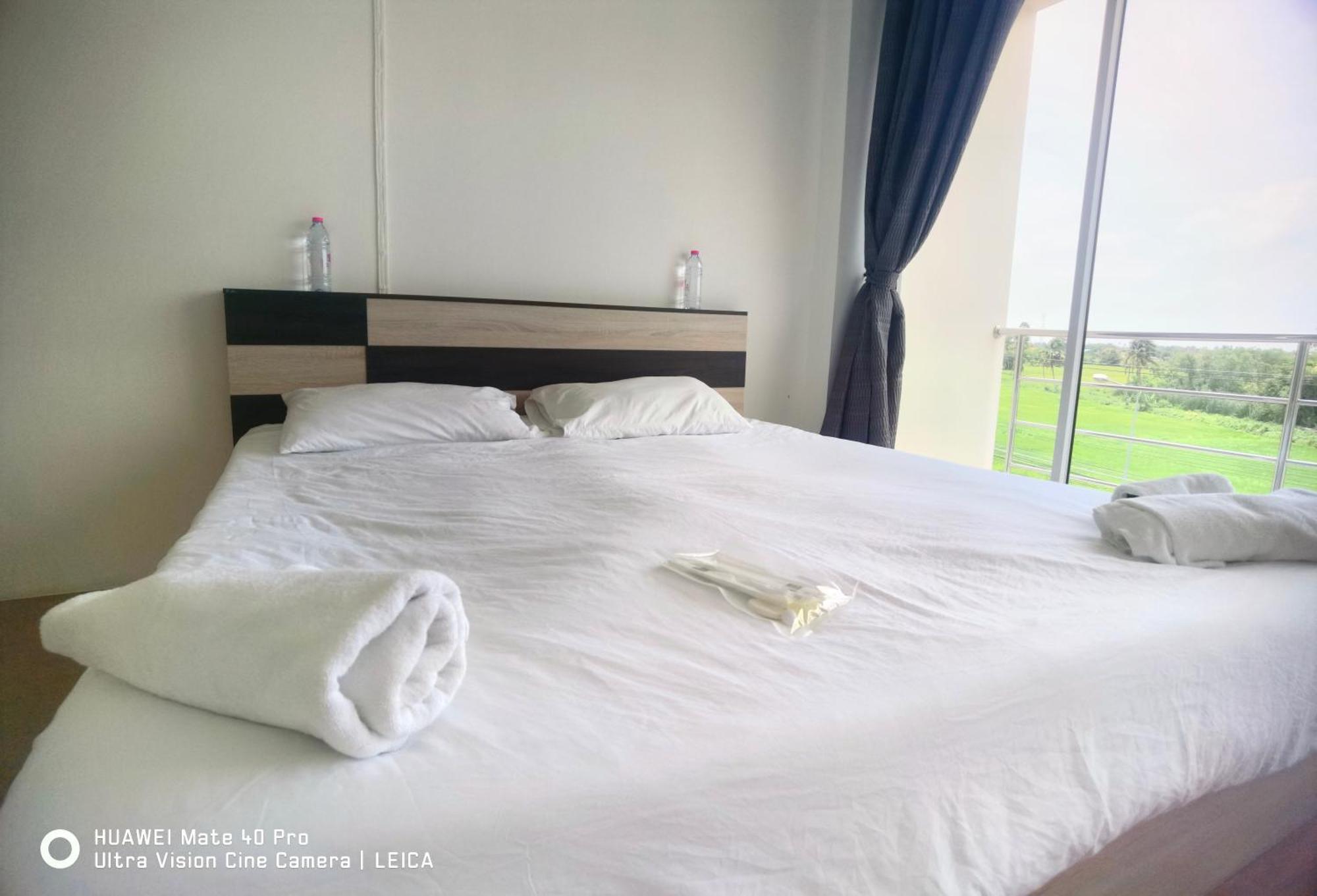 Отель 115 Townhouse Ban Khlong Krang Экстерьер фото