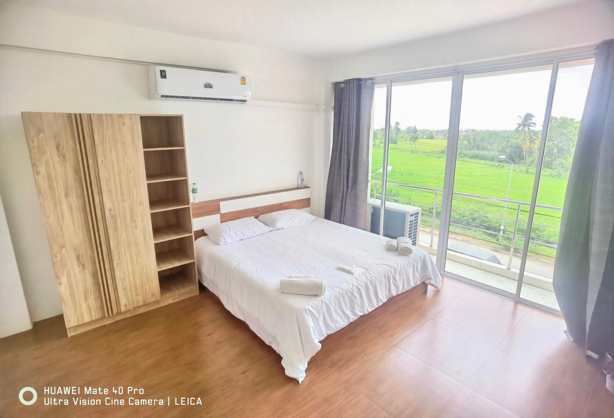 Отель 115 Townhouse Ban Khlong Krang Экстерьер фото