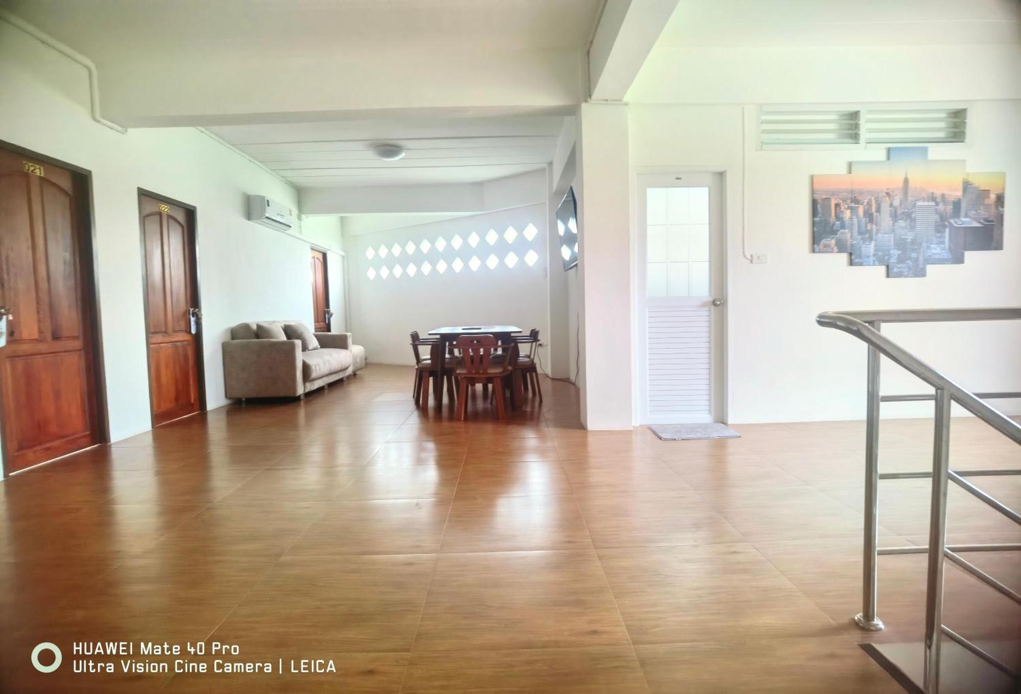 Отель 115 Townhouse Ban Khlong Krang Экстерьер фото
