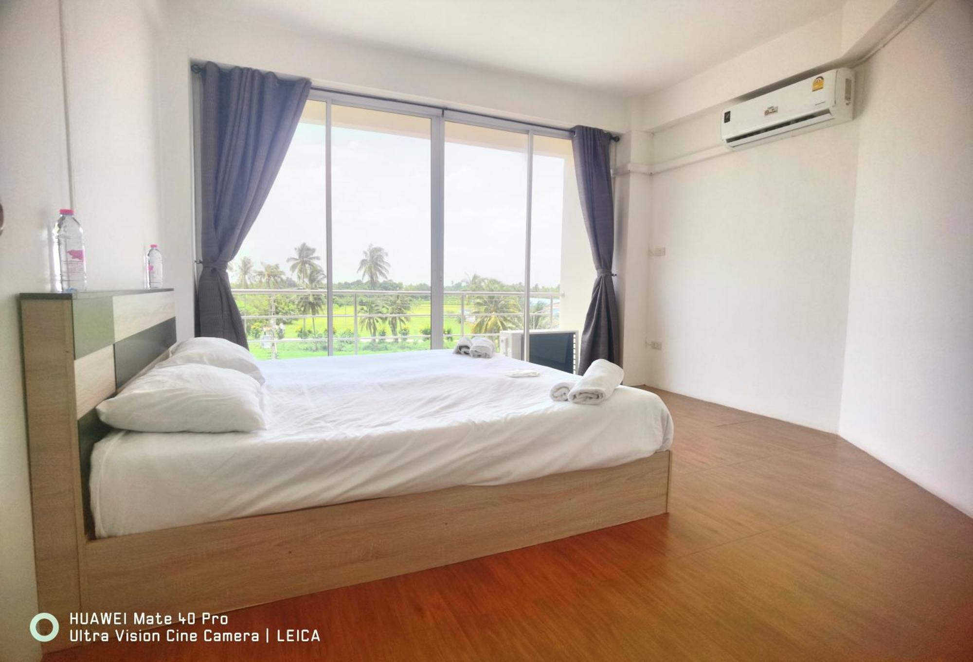 Отель 115 Townhouse Ban Khlong Krang Экстерьер фото
