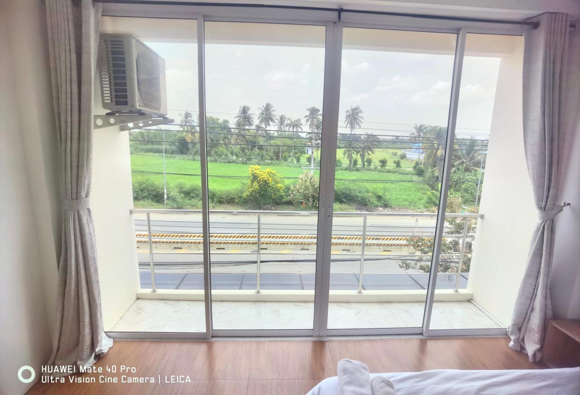 Отель 115 Townhouse Ban Khlong Krang Экстерьер фото